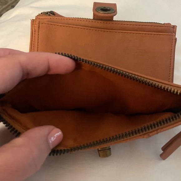 Wristlet style wallet - Picture 6 of 7